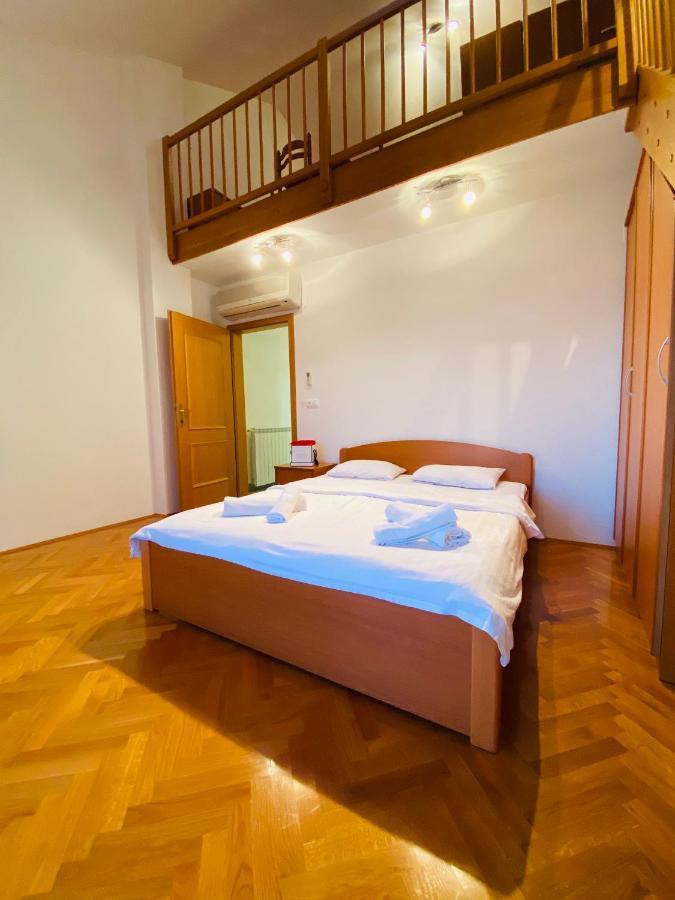 Apartments La Mer Novi Vinodolski Bagian luar foto